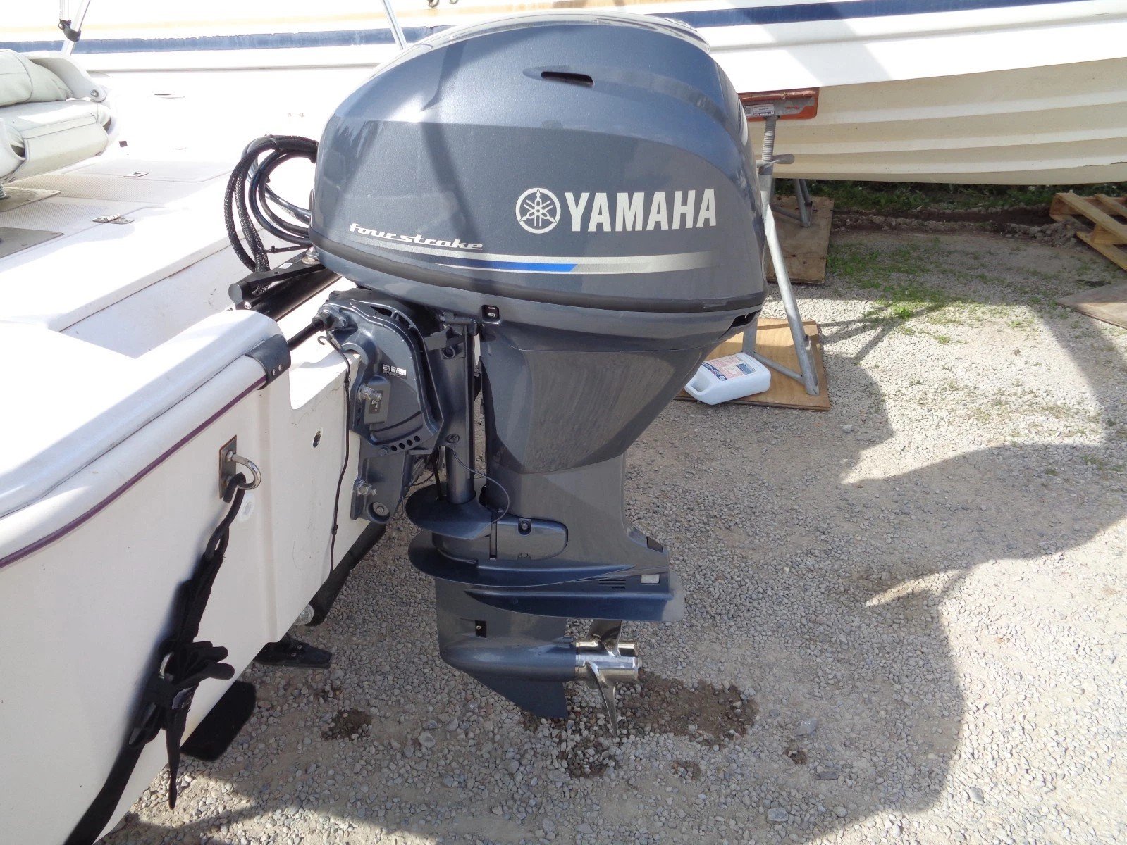 excellent-condition-2023-yamaha-40hp-4-stroke-20-outboard-motor-f40la-.jpg 2023 Yamaha F40LA 40 HP 4-Stroke 20" Used Outboard Motor - Image 1