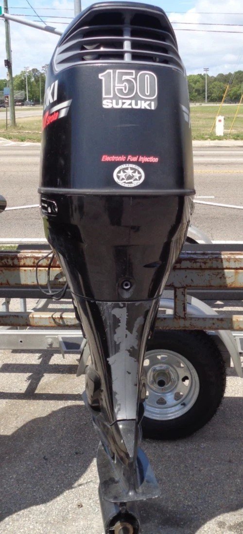 pre-owned-2006-suzuki-df150-150-hp-25-4-stroke-outboard-boat-motor-engine.jpg 2006 Suzuki DF150 150 HP 4-Stroke 25" Right Hand Used Outboard Motor - Image 1
